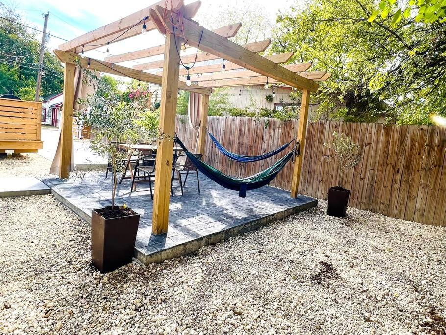 Mins To Downtown 3brm W/ Gated Parking Holiday home *
